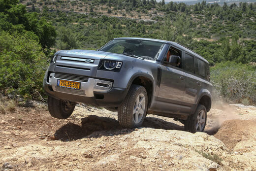 לנדרובר דיפנדר לנדרובר דיפנדר